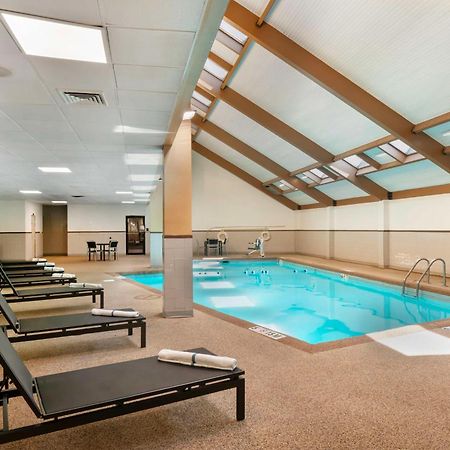 Best Western Plus Kansas City Sports Complex Hotel Exterior foto
