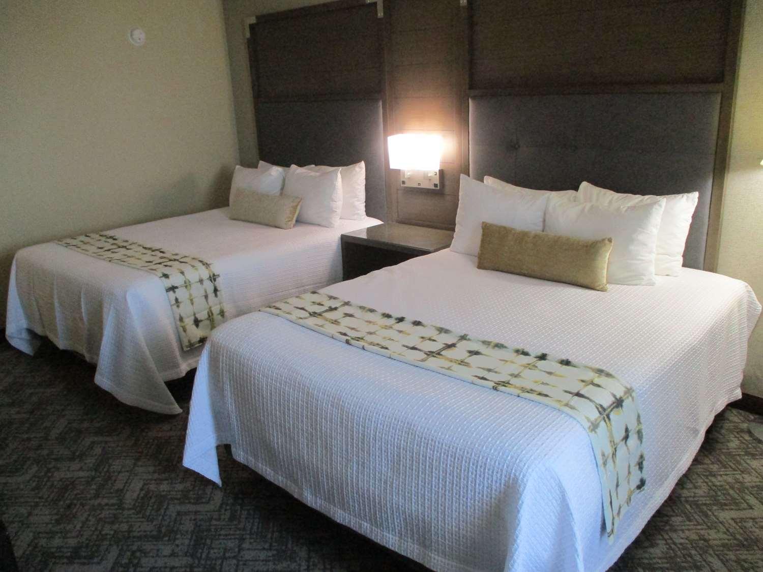 Best Western Plus Kansas City Sports Complex Hotel Exterior foto