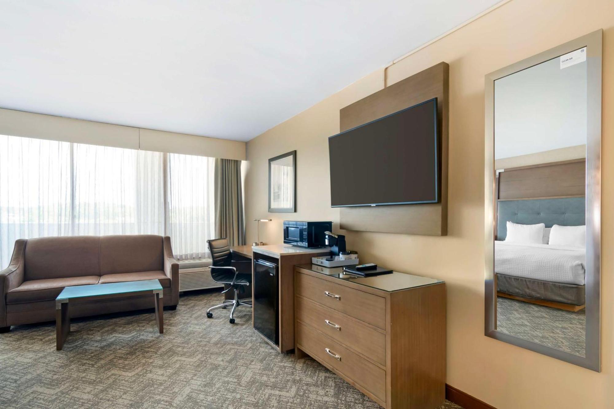 Best Western Plus Kansas City Sports Complex Hotel Exterior foto