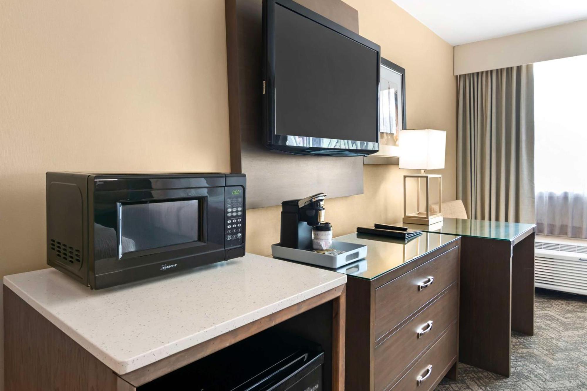 Best Western Plus Kansas City Sports Complex Hotel Exterior foto