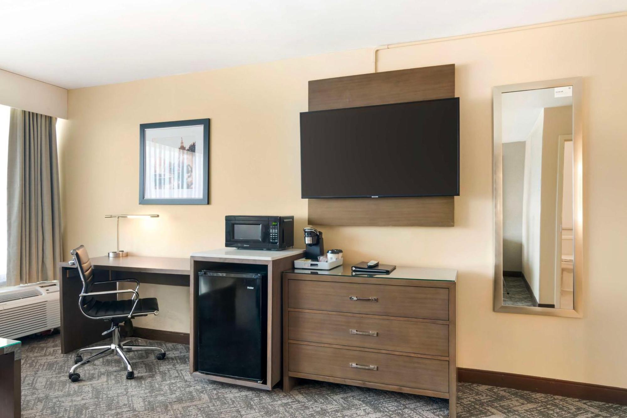 Best Western Plus Kansas City Sports Complex Hotel Exterior foto