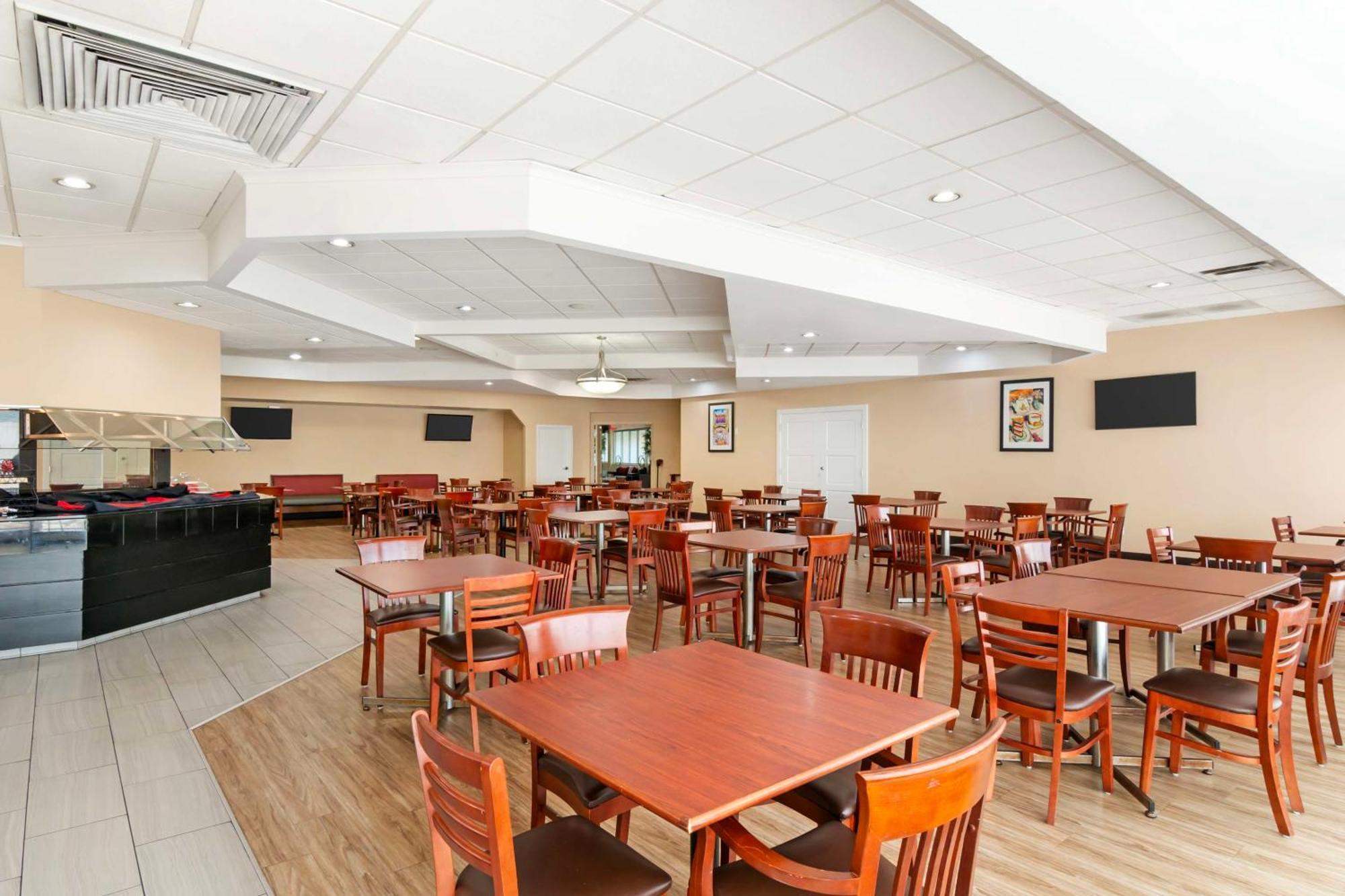 Best Western Plus Kansas City Sports Complex Hotel Exterior foto