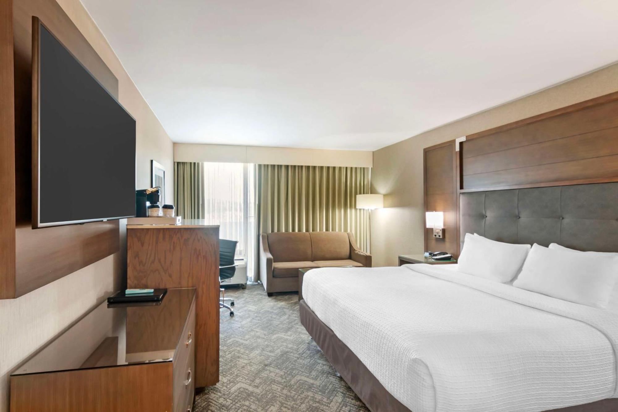Best Western Plus Kansas City Sports Complex Hotel Exterior foto