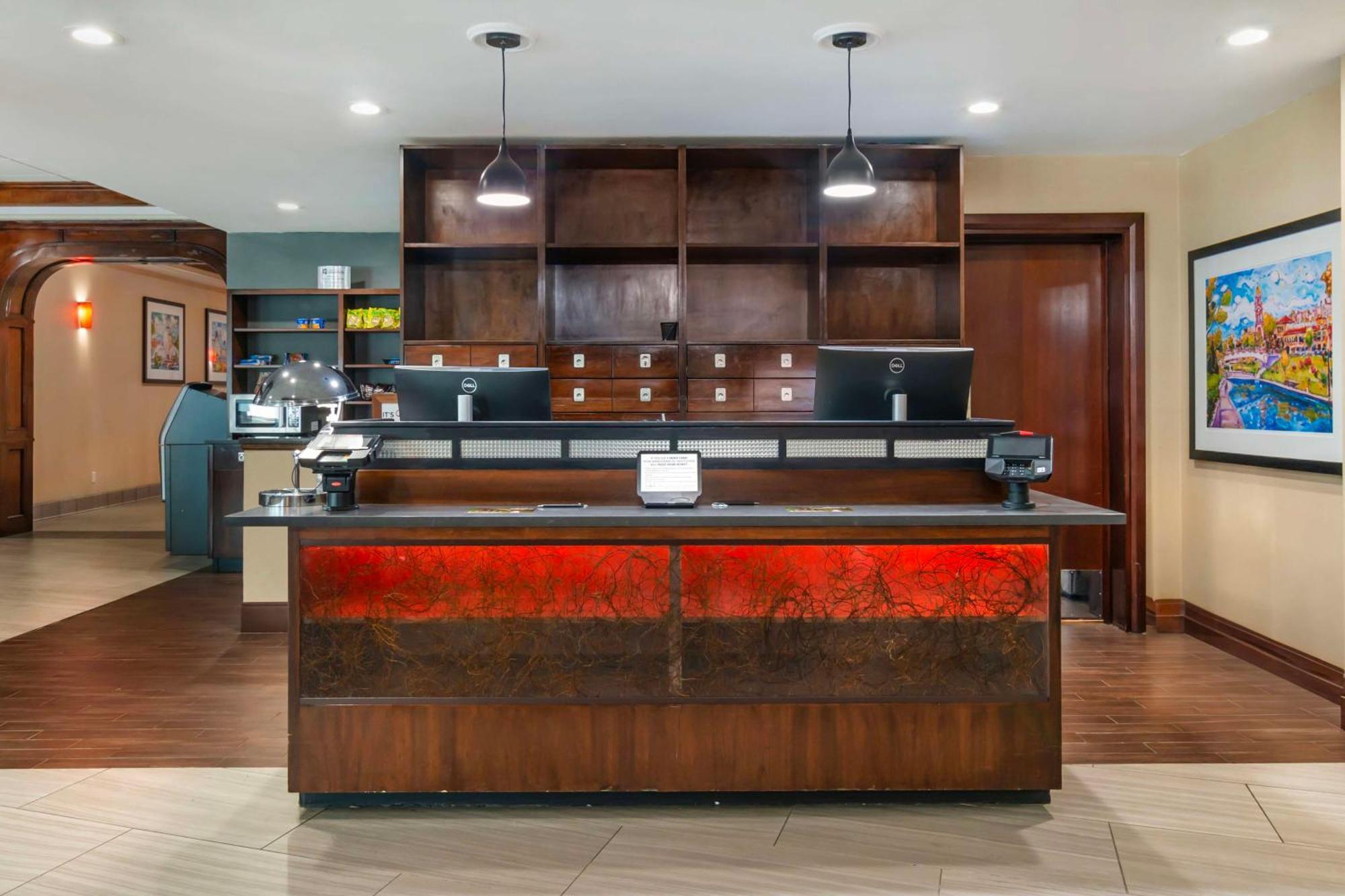 Best Western Plus Kansas City Sports Complex Hotel Exterior foto