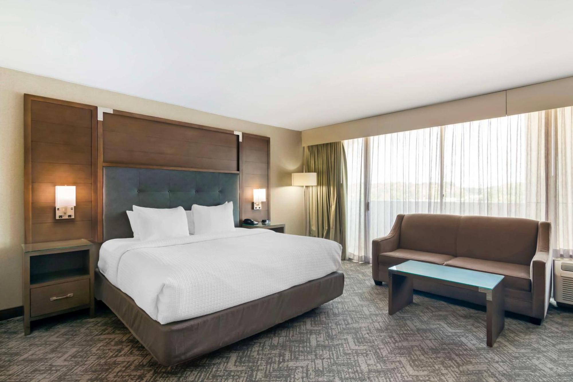 Best Western Plus Kansas City Sports Complex Hotel Exterior foto