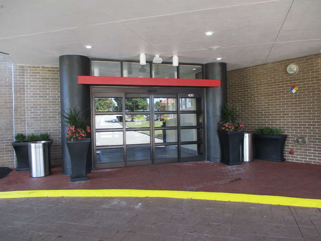 Best Western Plus Kansas City Sports Complex Hotel Exterior foto