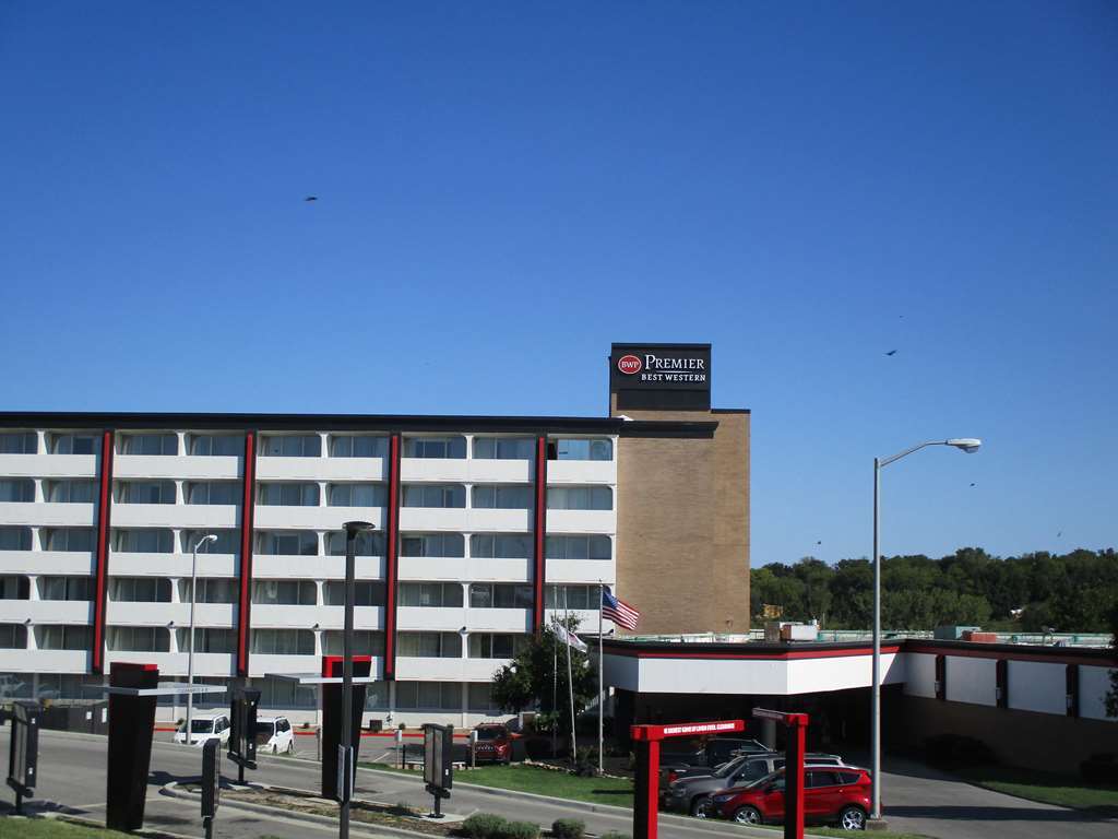 Best Western Plus Kansas City Sports Complex Hotel Exterior foto